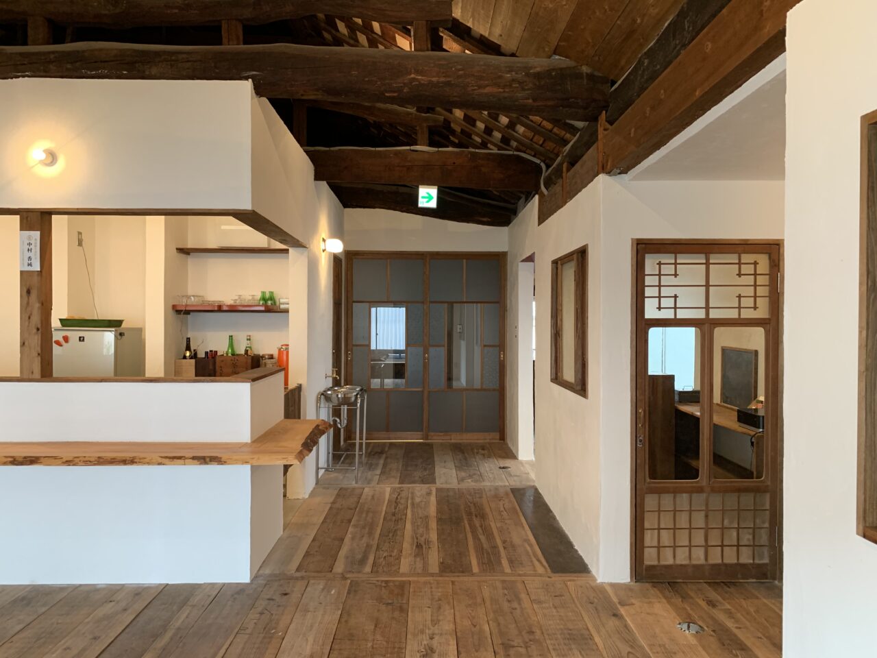 ゲストハウス さんかくワサビ