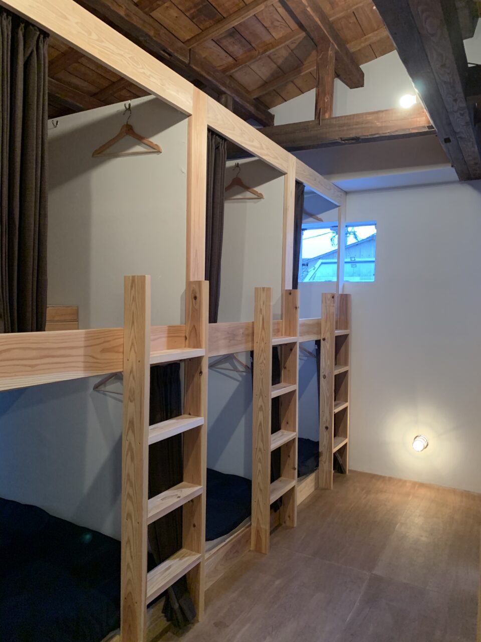 ゲストハウス さんかくワサビ